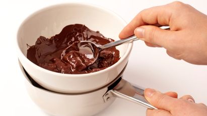 Apakah Teknik Au Bain Marie Saat Melelehkan Cokelat Kita Sudah Tepat?