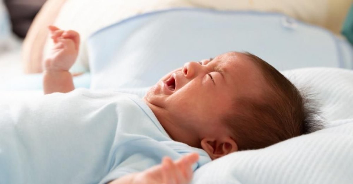 10 Penyebab Bayi Sakit Perut dan Ciri-Ciri yang Perlu Diwaspadai | KURIO