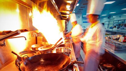 5 Trik Masak Wajan Ala Koki Pro di Restauran Cina