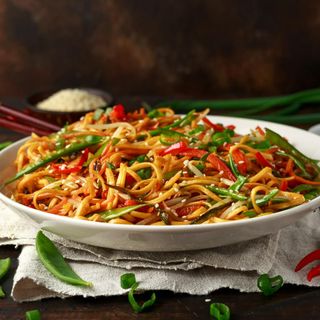 Vegetable Chow Mein yang Sedap, Sehat dan Segar
