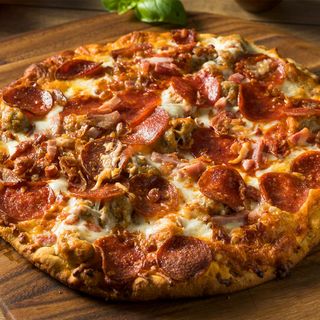 Pizza Meat Lover Lezat Untuk Sekeluarga