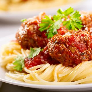 Marinara Meatball Spaghetti, Asam Gurih yang Segar